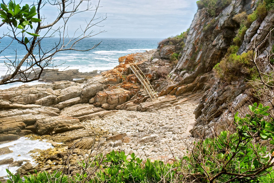 Travel-Otter_gal2-912x608